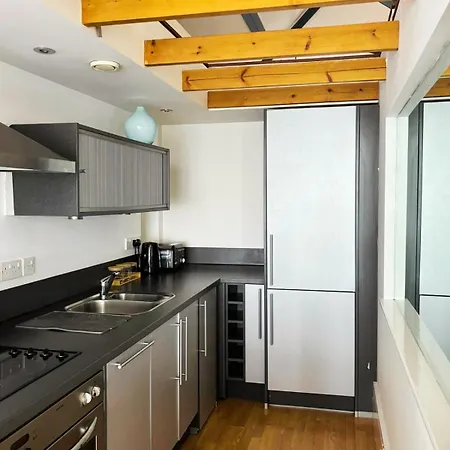 דירה Airy Loft לידס