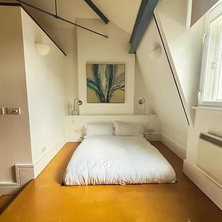 Airy Loft Apartment *