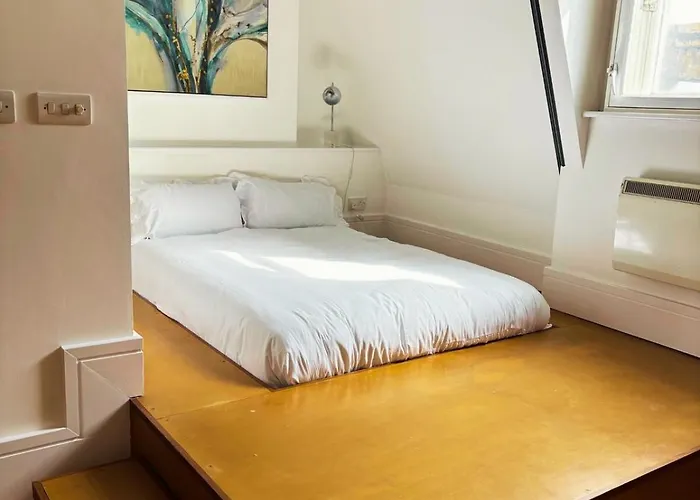 Airy Loft Leeds (West Yorkshire)